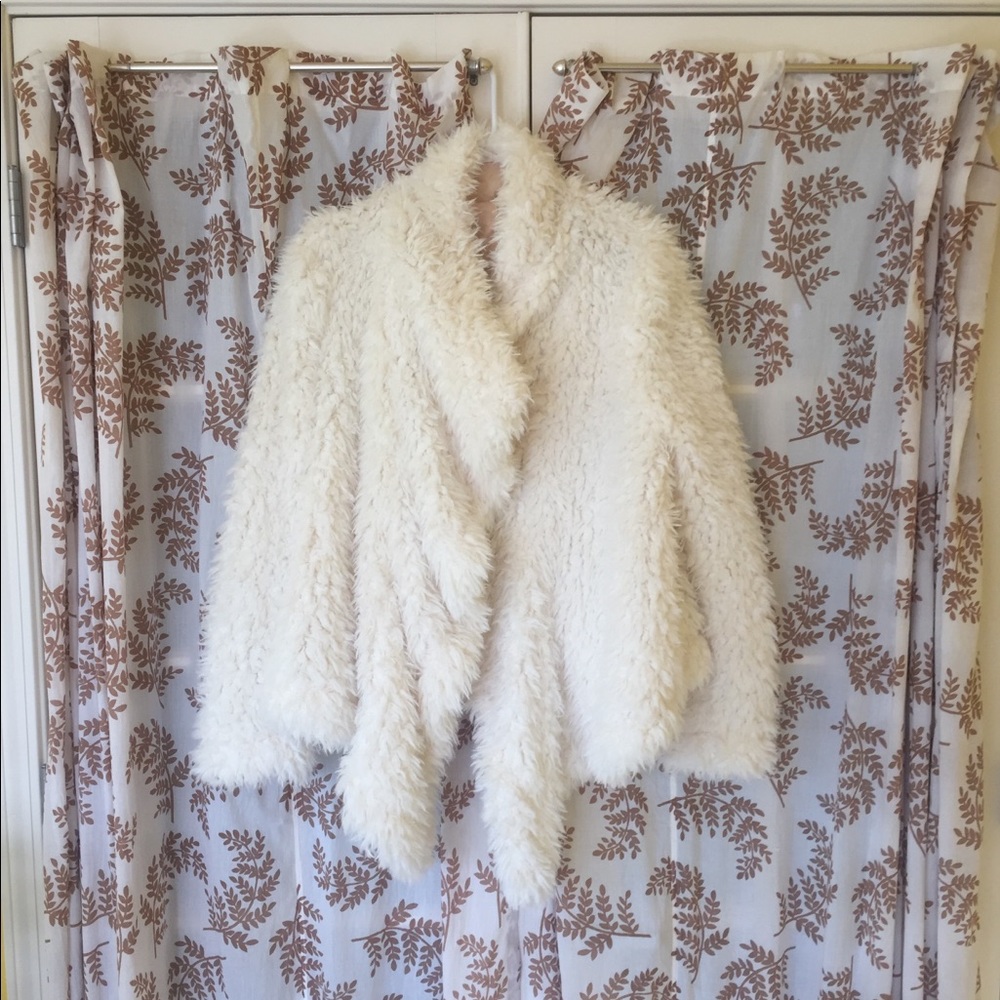 Free People luxurious fluffy white jacket